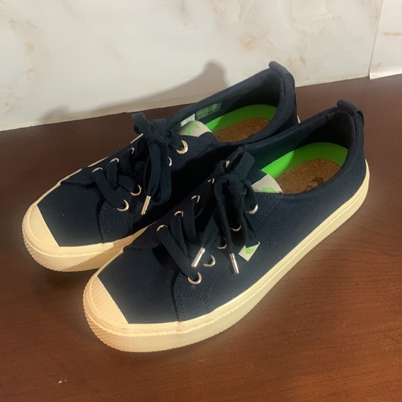 Cariama Women Low Top Navy Canvas Sneakers size 8.5 - Picture 6 of 10